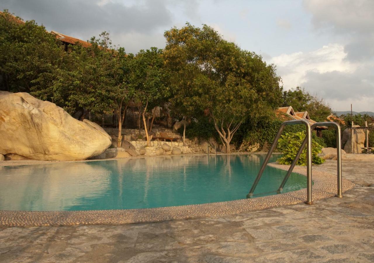 Wild Beach Boutique Resort Ninh Phuoc ภายนอก รูปภาพ