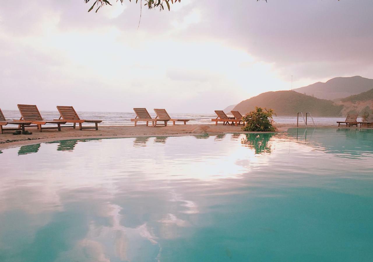 Wild Beach Boutique Resort Ninh Phuoc ภายนอก รูปภาพ